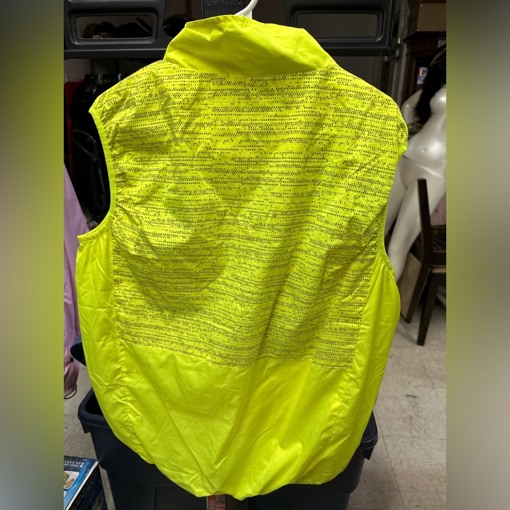 Nice Vest - Picture 4 of 4
